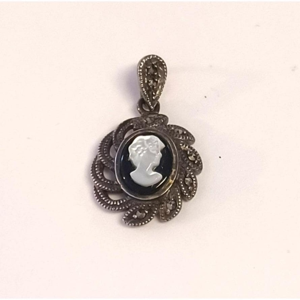 Vintage 925 Sterling Silver Black Onyx Marcasite Mother of Pearl Cameo Pendant